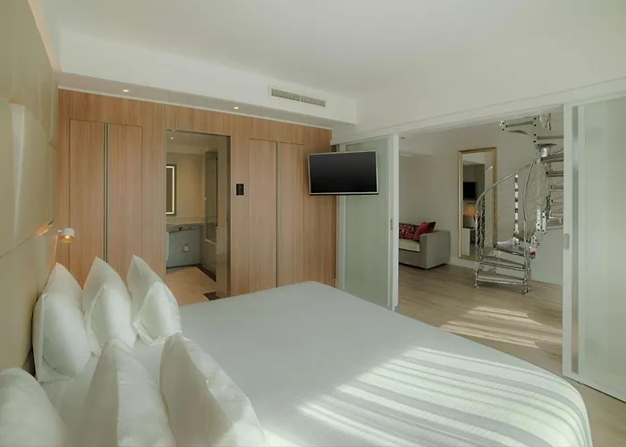 Nh Collection Centro Hotel 4*
