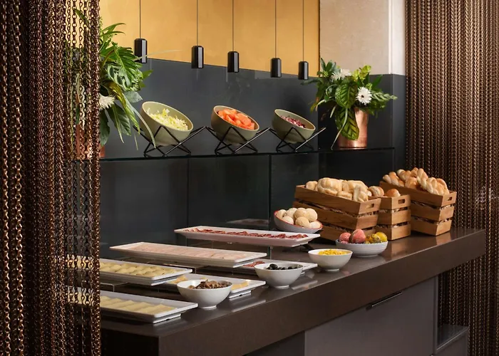 Nh Collection Centro Otel 4*
